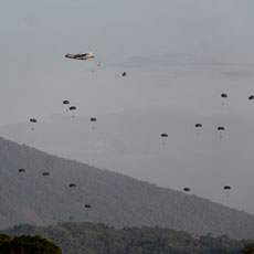 Ketika Ribuan Prajurit TNI Bombardir Gunung Biru Poso